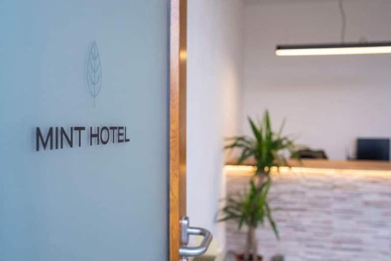 פריזרן Mint Hotel מראה חיצוני תמונה